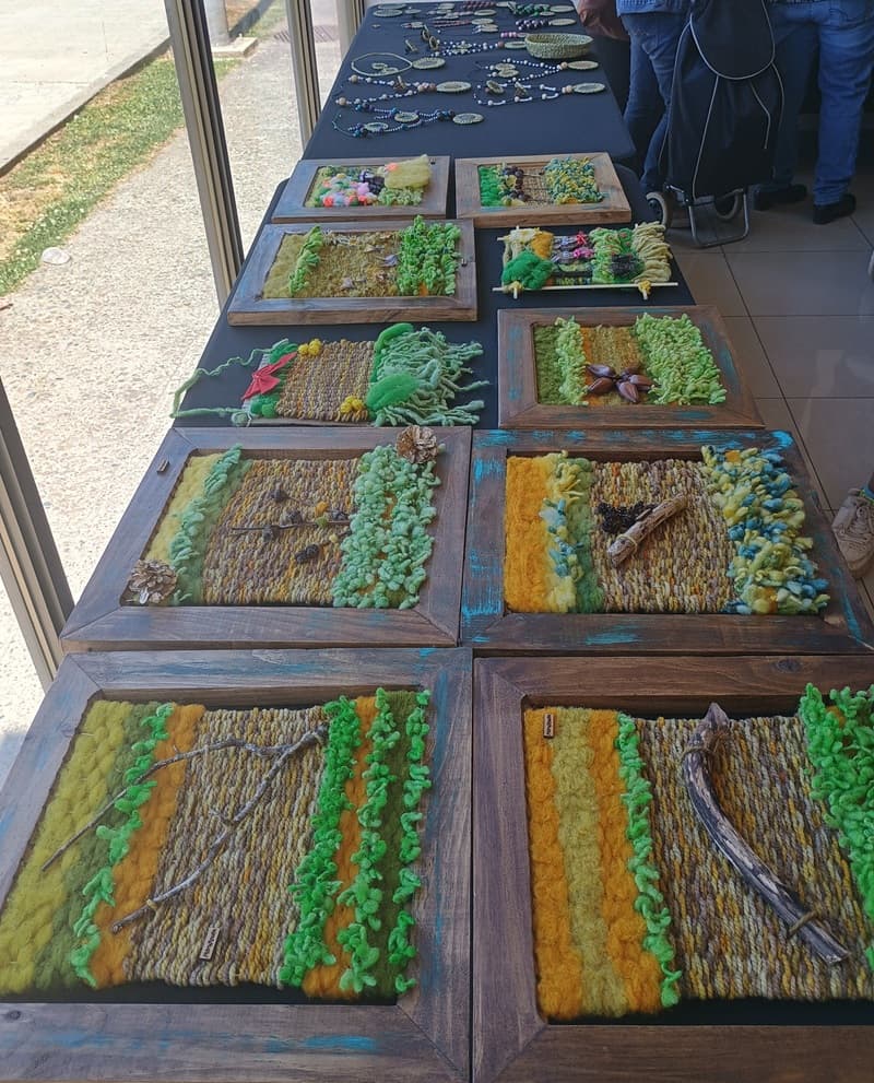 Telares tradicionales elaborados en el curso
